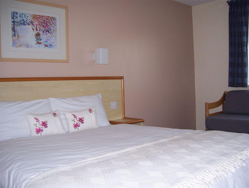 Travel Plaza Hotel Desborough Ngoại thất bức ảnh