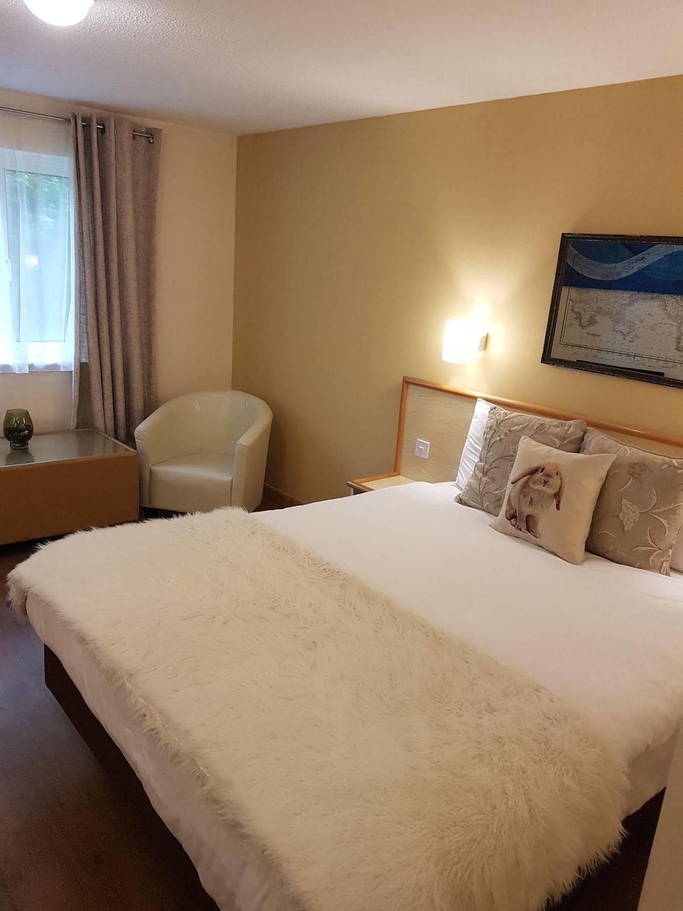 Travel Plaza Hotel Desborough Ngoại thất bức ảnh