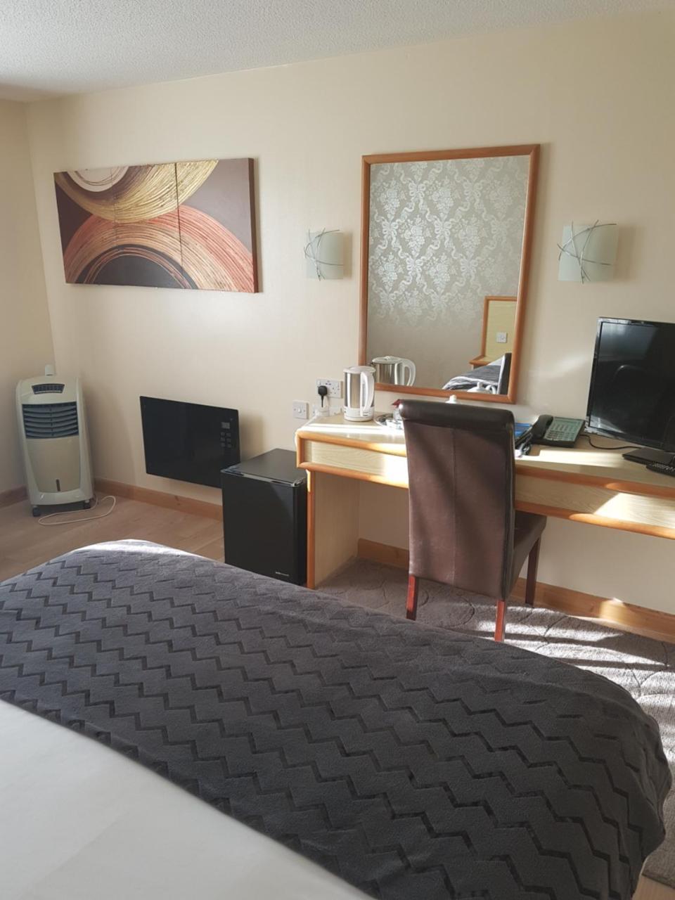 Travel Plaza Hotel Desborough Ngoại thất bức ảnh