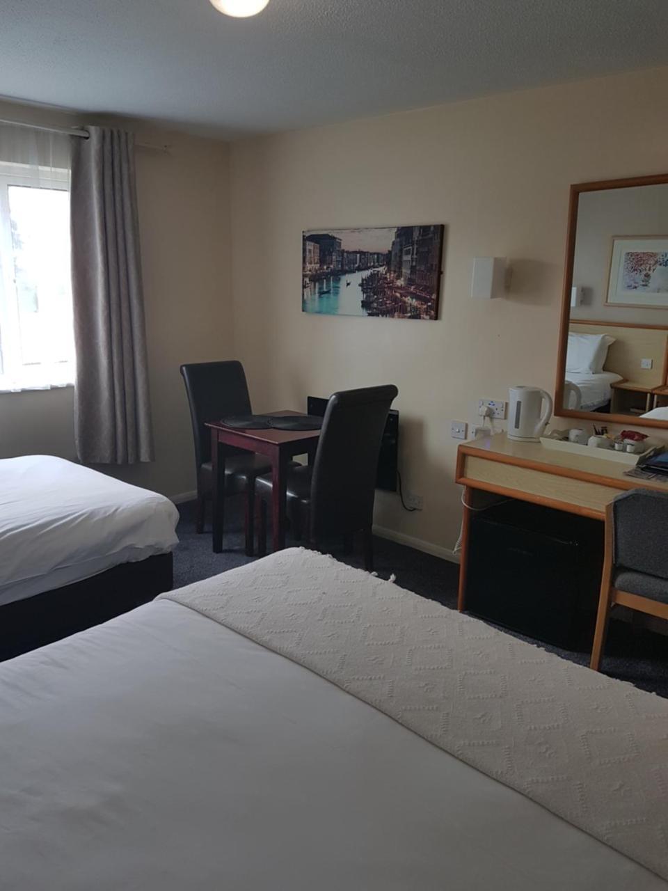 Travel Plaza Hotel Desborough Ngoại thất bức ảnh